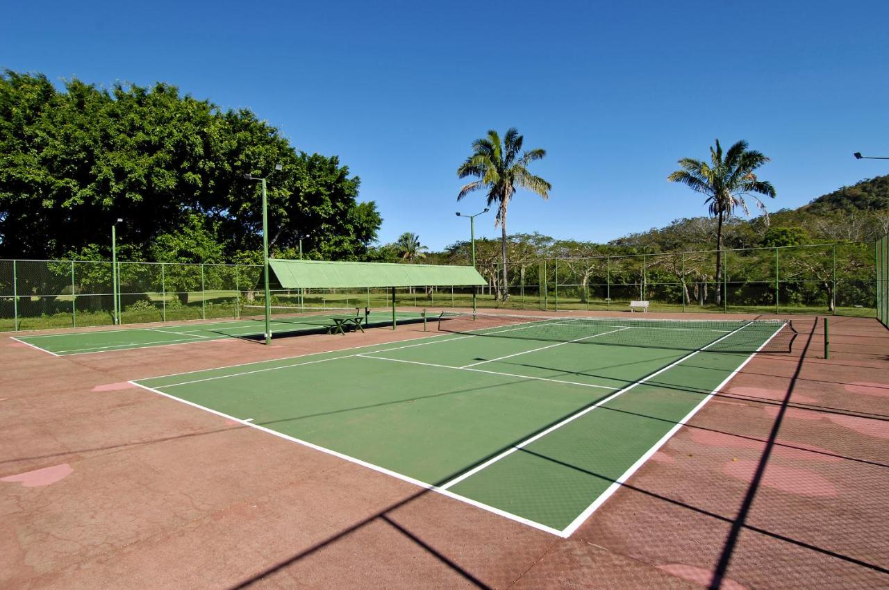 Tennis court: Tango Mar Beachfront Boutique Hotel & Villas