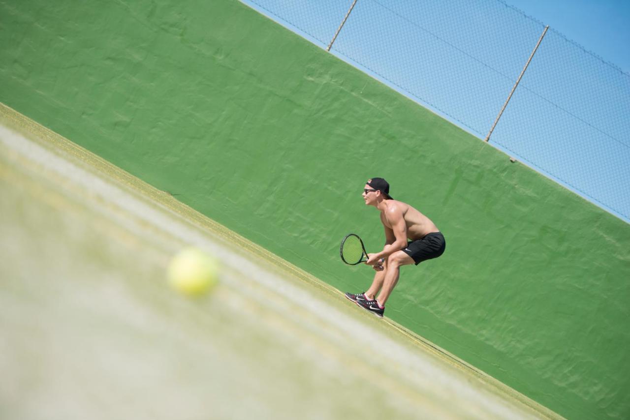 Tennis court: La Pared powered by Playitas - Sports Hotel