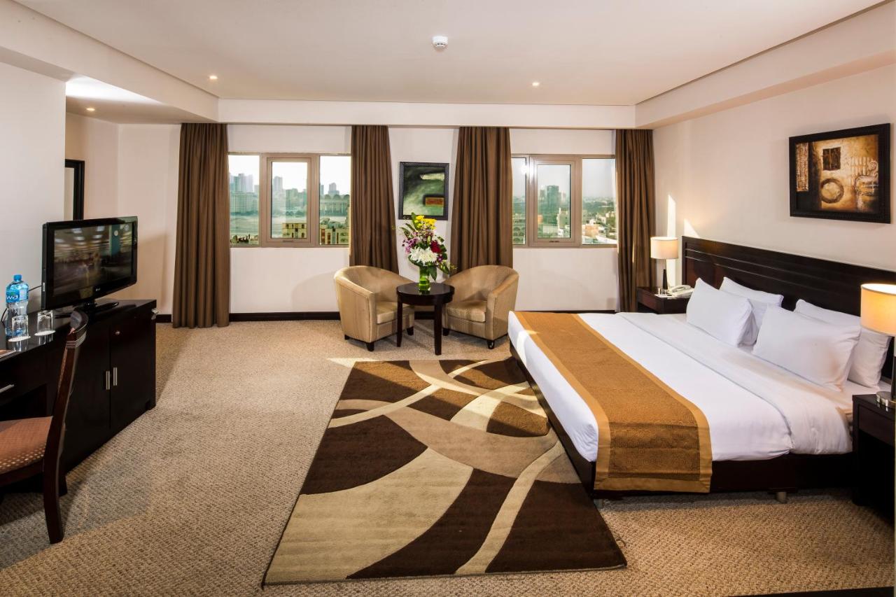 Monroe Hotel & Suites photo