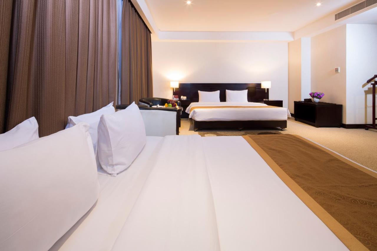 Monroe Hotel & Suites photo