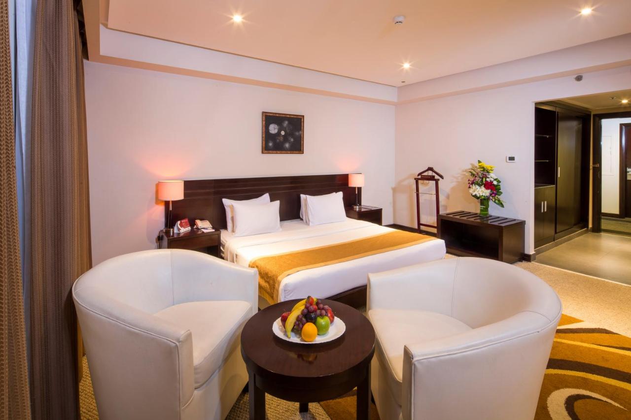Monroe Hotel & Suites photo