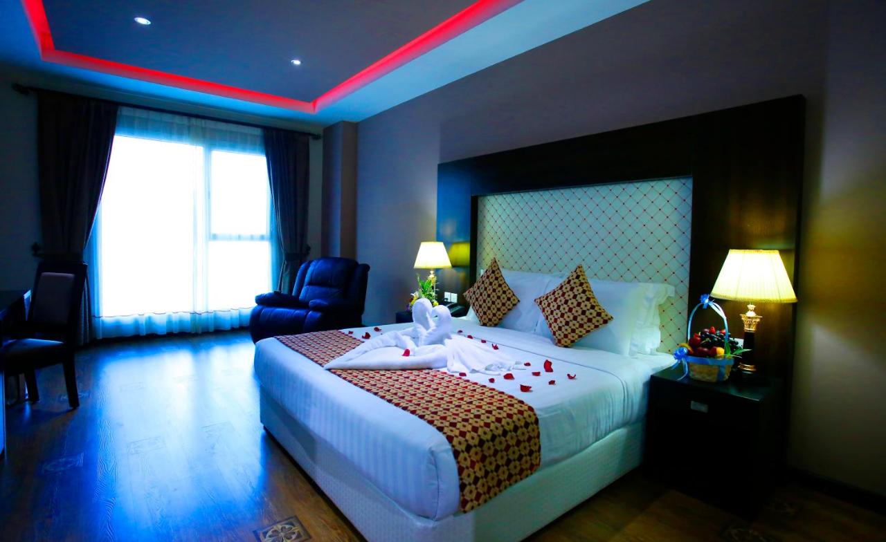 Crystal Palace Hotel photo