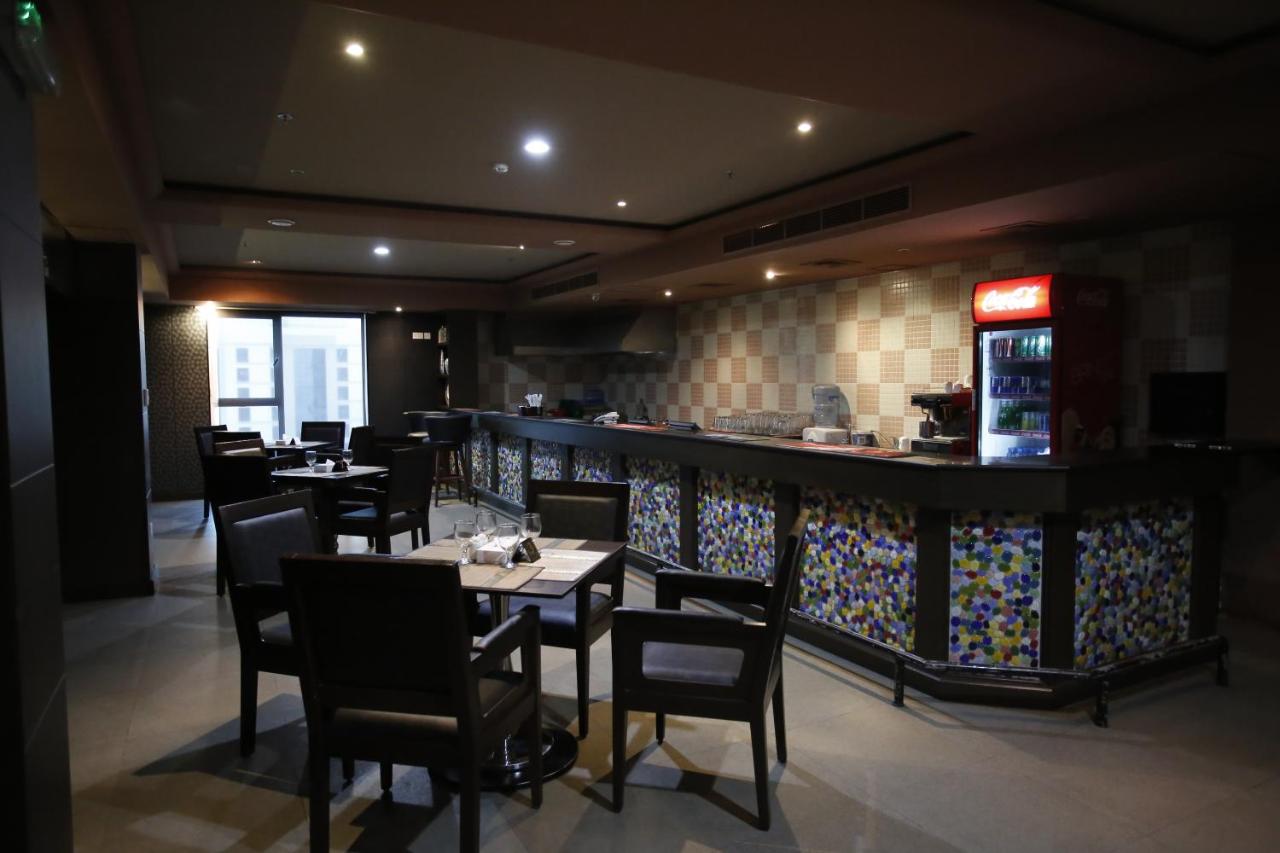 Crystal Palace Hotel photo