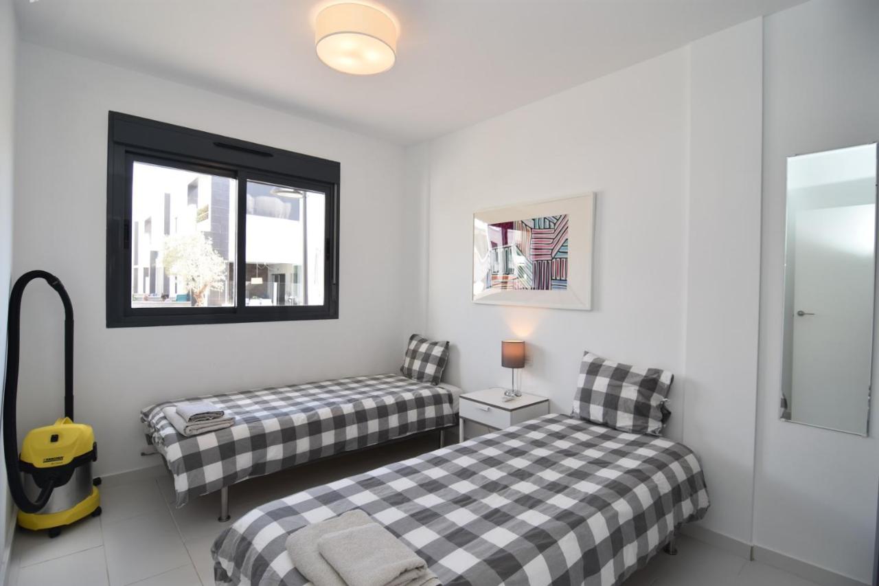 Oasis Beach V South facing pool view La Zenia, Orihuela-Costa ...