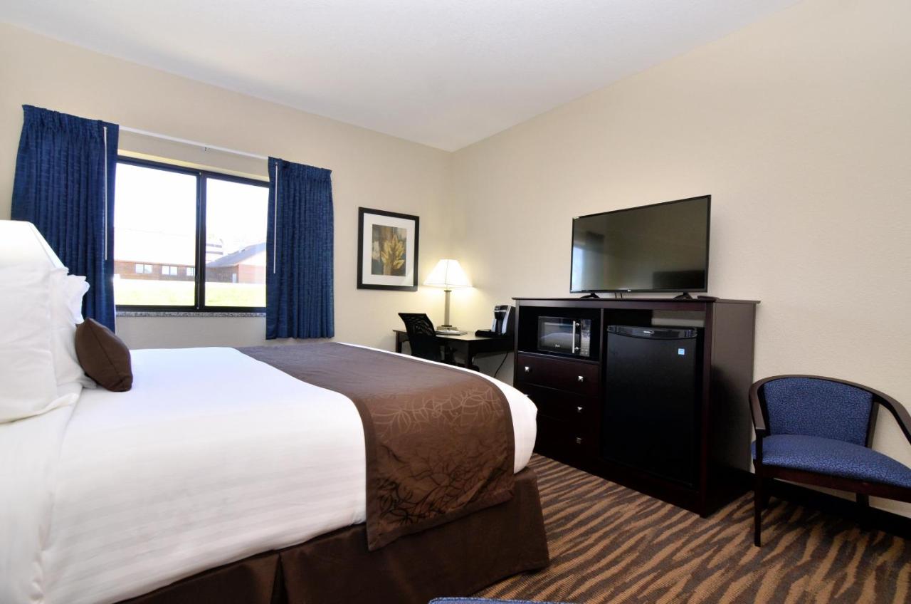 Cornerstone Inn & Suites Oelwein — photo 11
