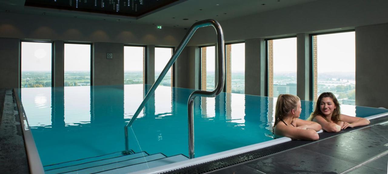 Heated swimming pool: Van der Valk Hotel Utrecht