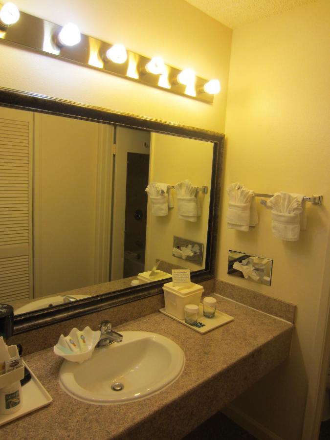 Arbor Inn Monterey — photo 23