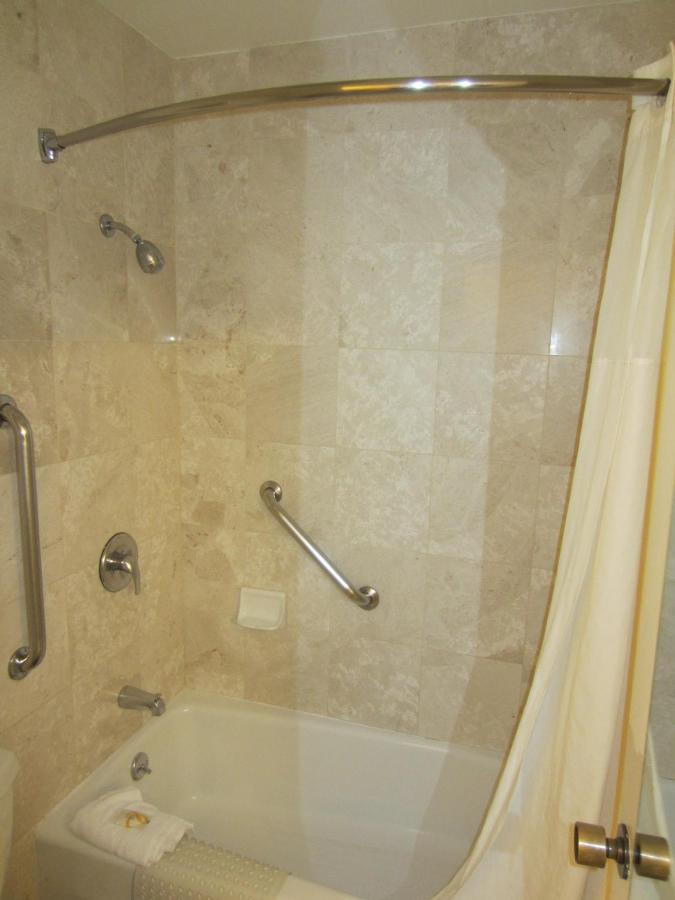 Arbor Inn Monterey — photo 21