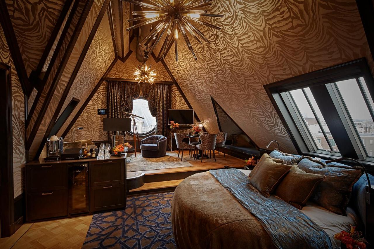Een zitgedeelte bij Hotel TwentySeven - Small Luxury Hotels of the World