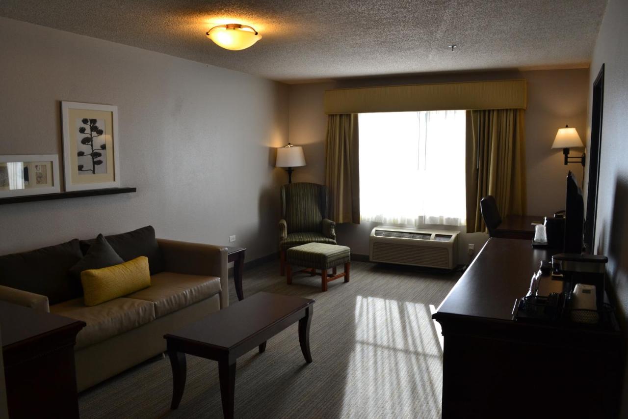 Hollywood Inn & Suites — photo 4
