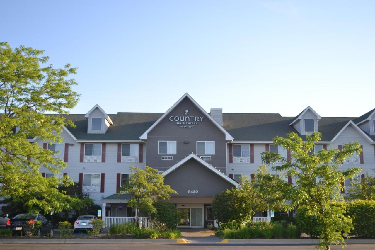Hollywood Inn & Suites — photo 22