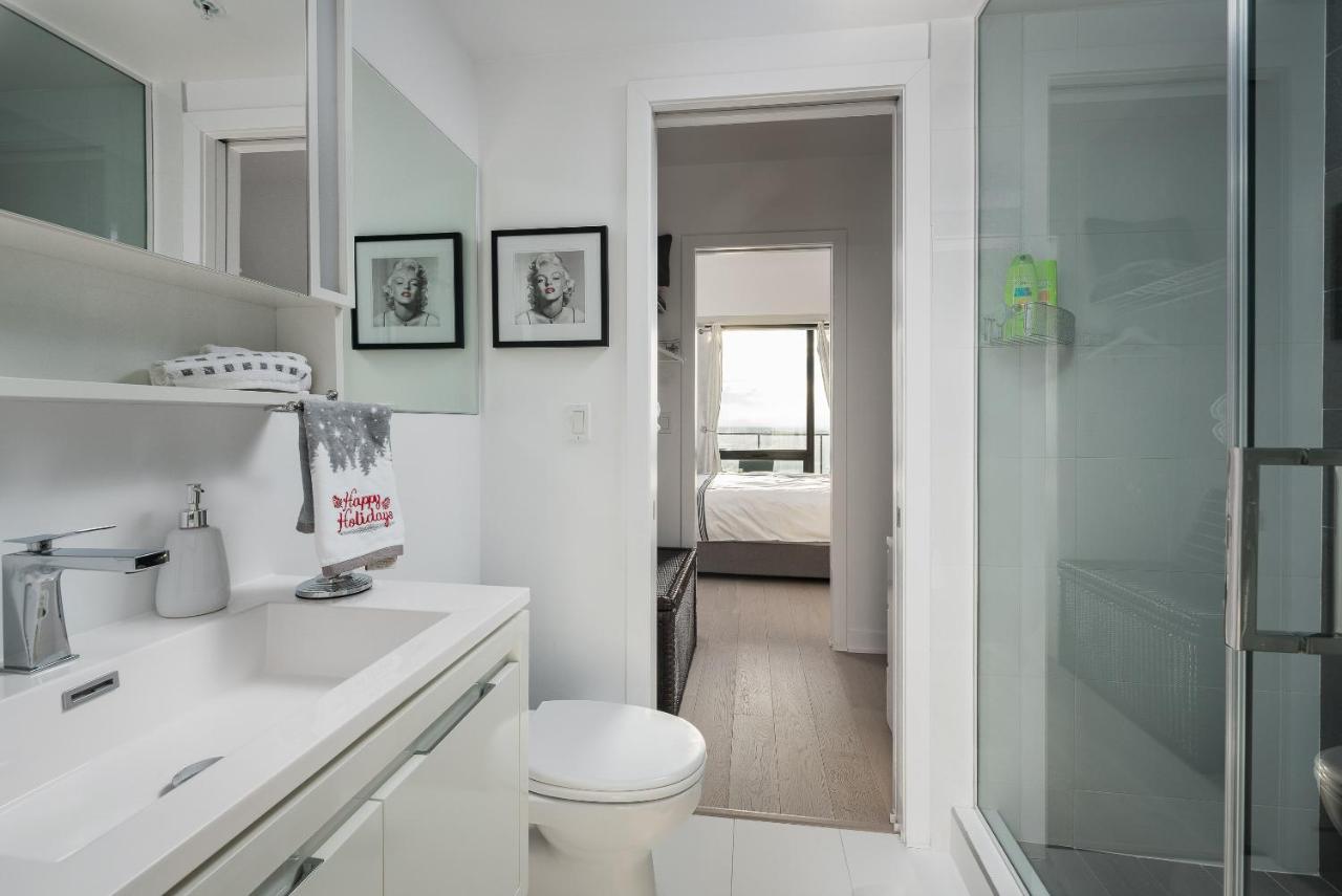 Luxury home in downtown Montreal photo
