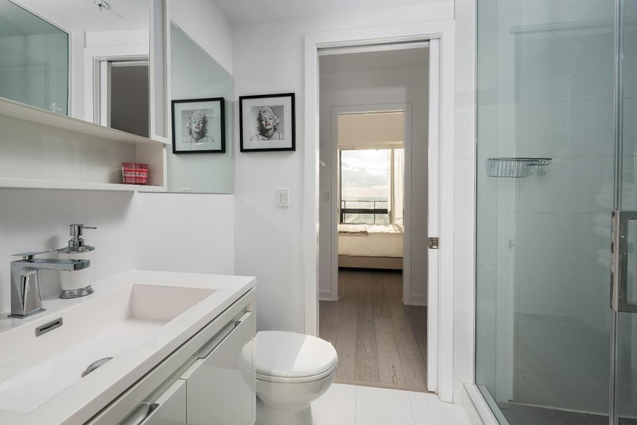 Luxury home in downtown Montreal photo