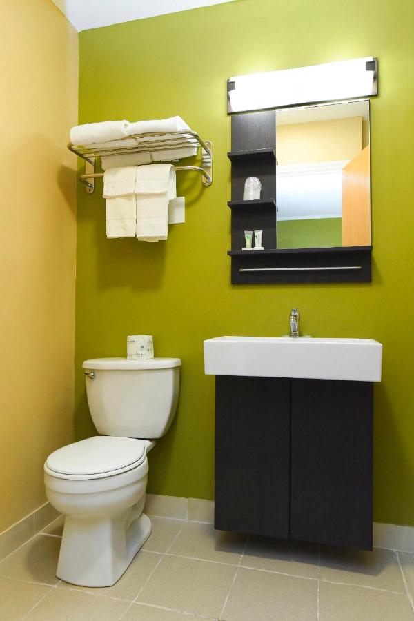 Capital Inn & Suites — photo 8