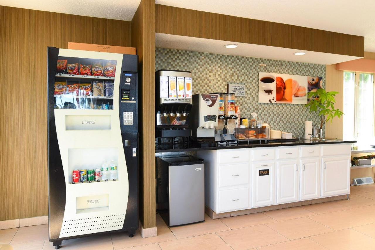 Capital Inn & Suites — photo 11