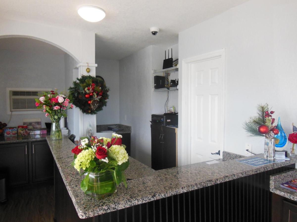 Budget Inn — photo 12