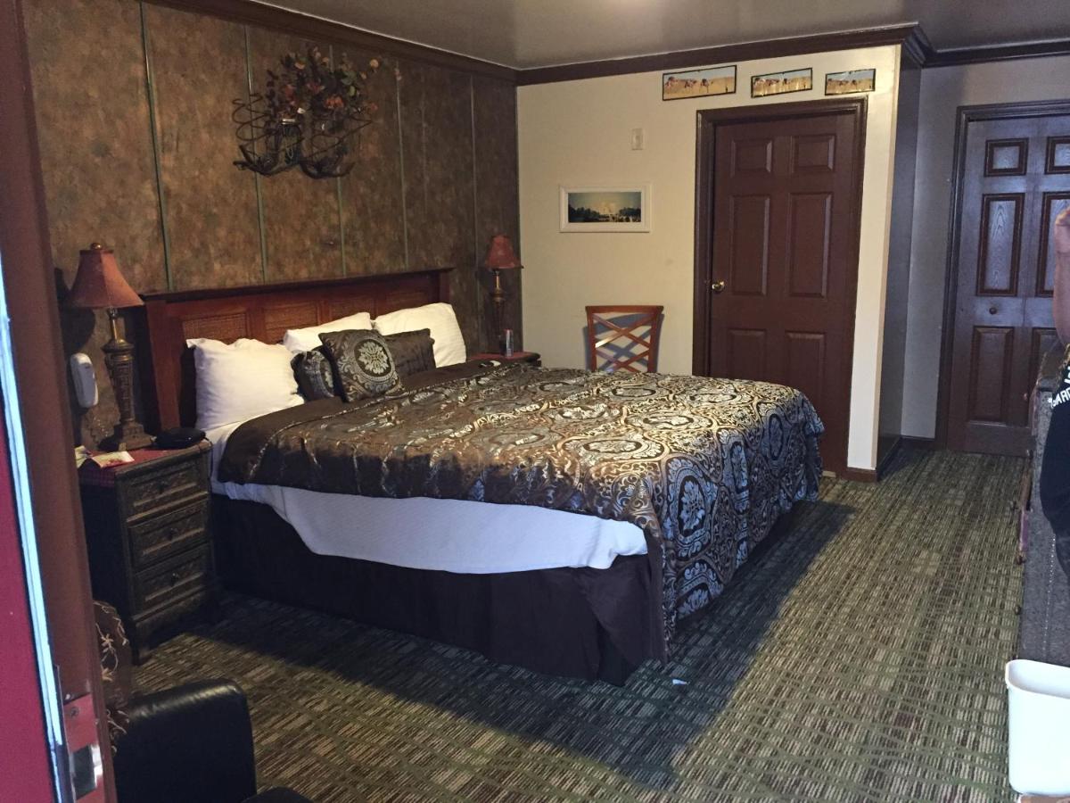 COLONY MOTEL — photo 20