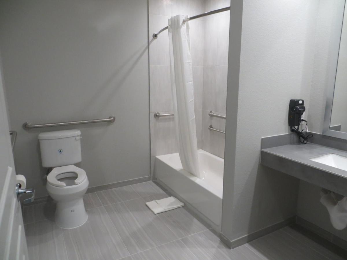 Crystal Inn - Sugarland — photo 8