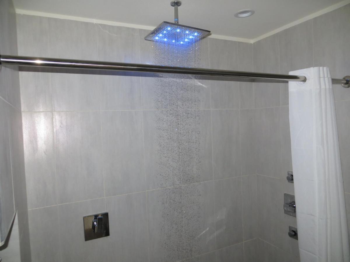 Crystal Inn - Sugarland — photo 17
