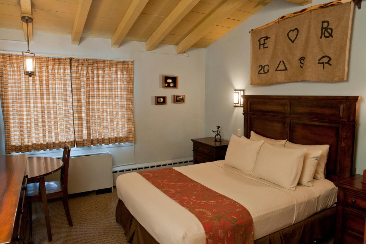Dude Rancher Lodge — photo 15