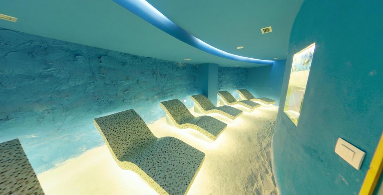 Sunny Bay Apartments photo