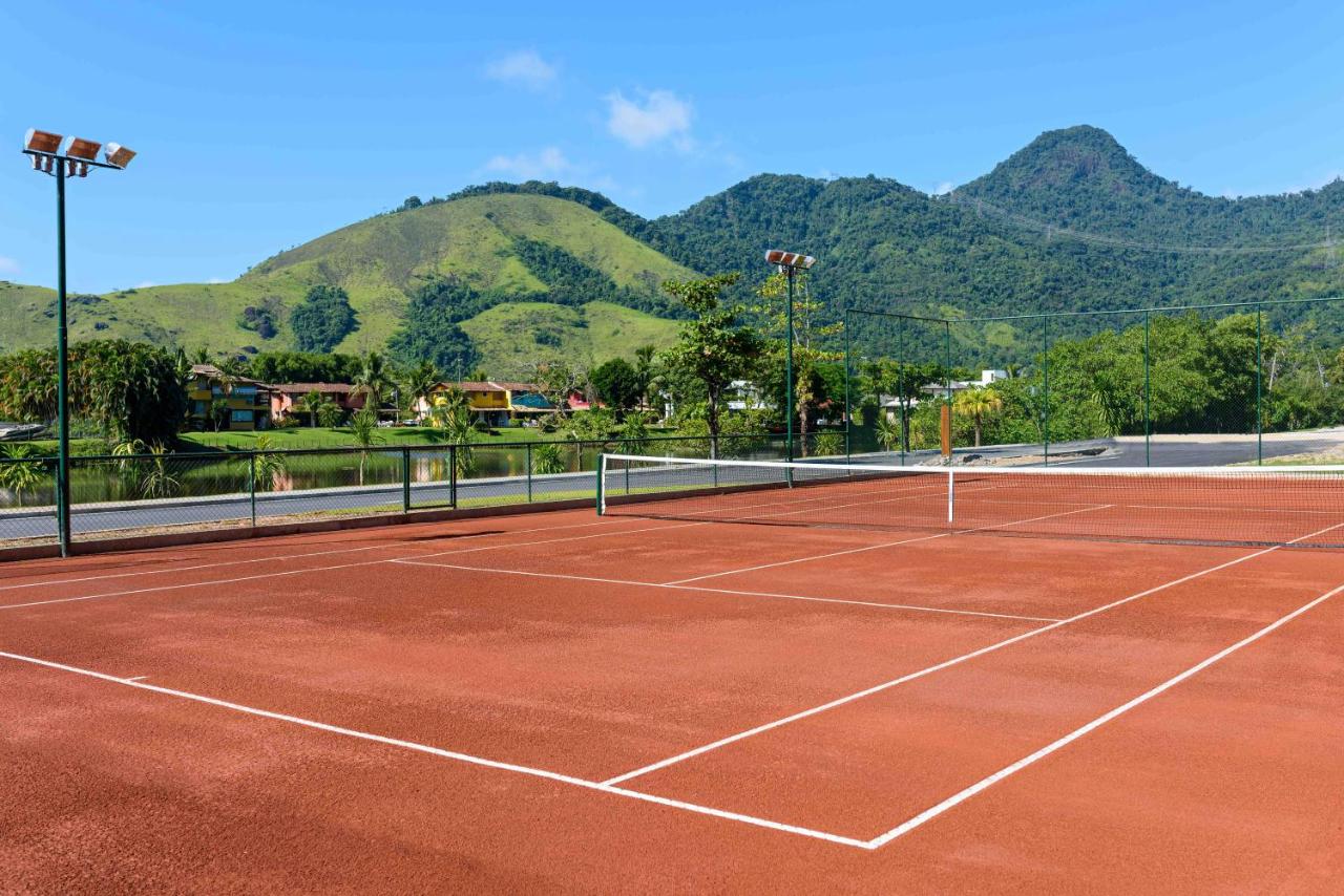 Tennis court: Hotel Fasano Angra dos Reis