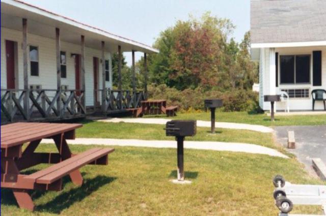 The Scheppard’s Hook Motel — photo 10