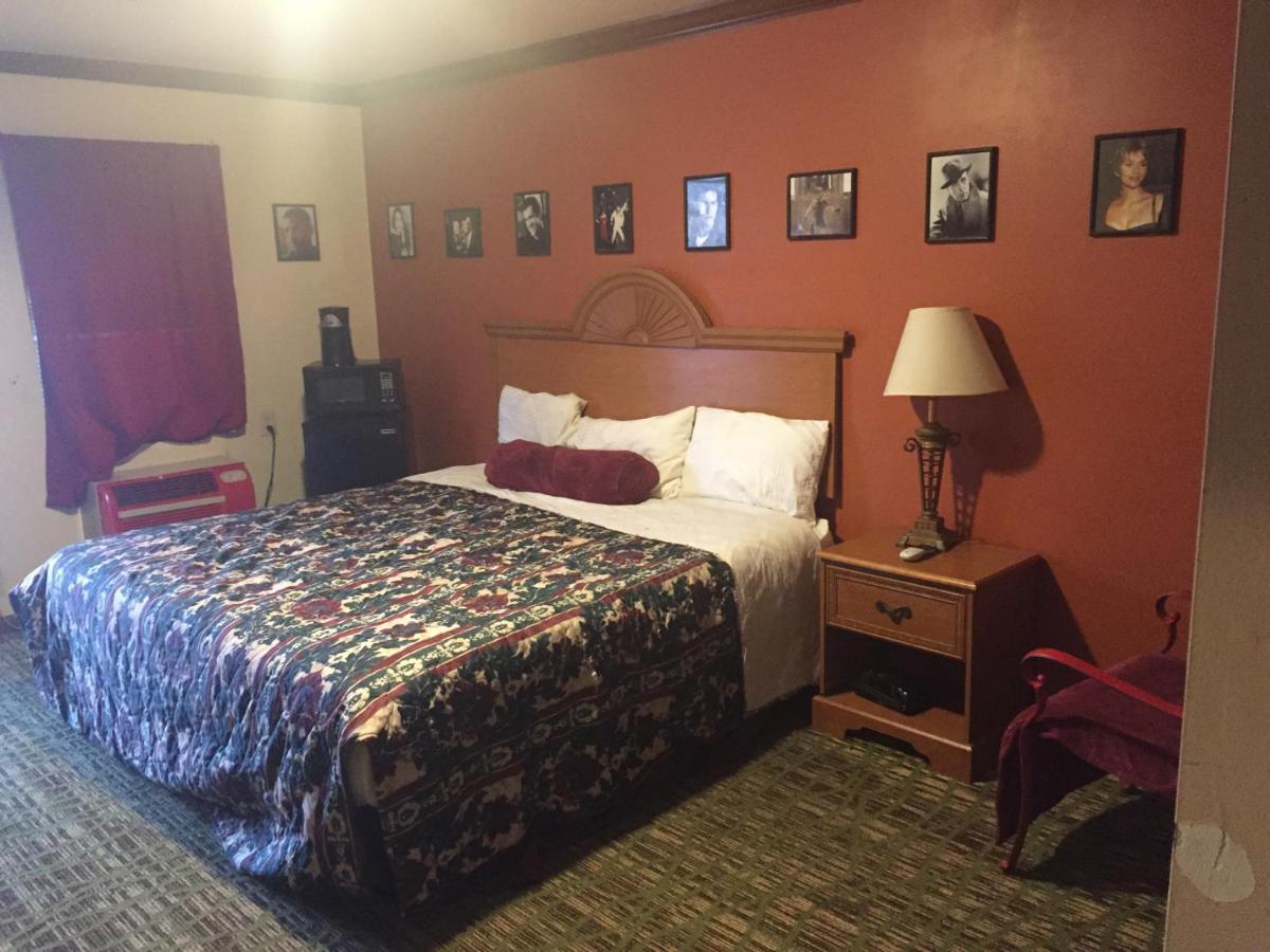 COLONY MOTEL — photo 9