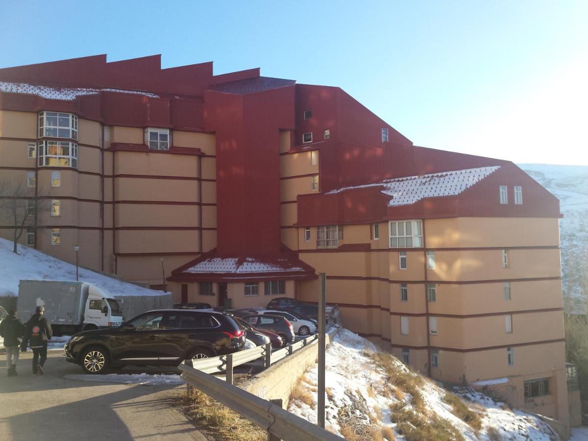 edificio Europa con vistas al veleta, Sierra Nevada – Updated ...