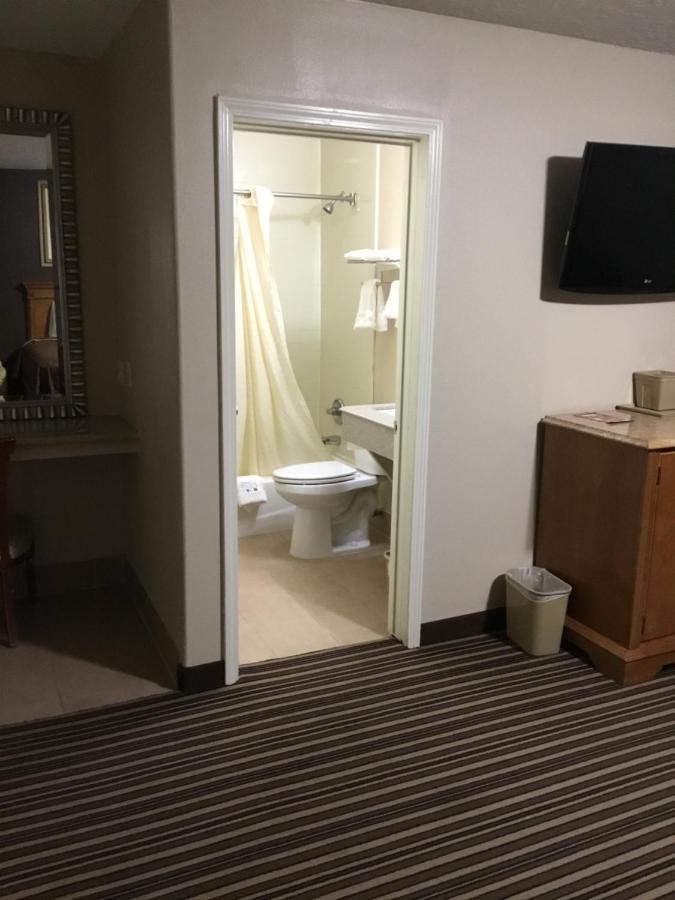 Executive Inn — photo 16