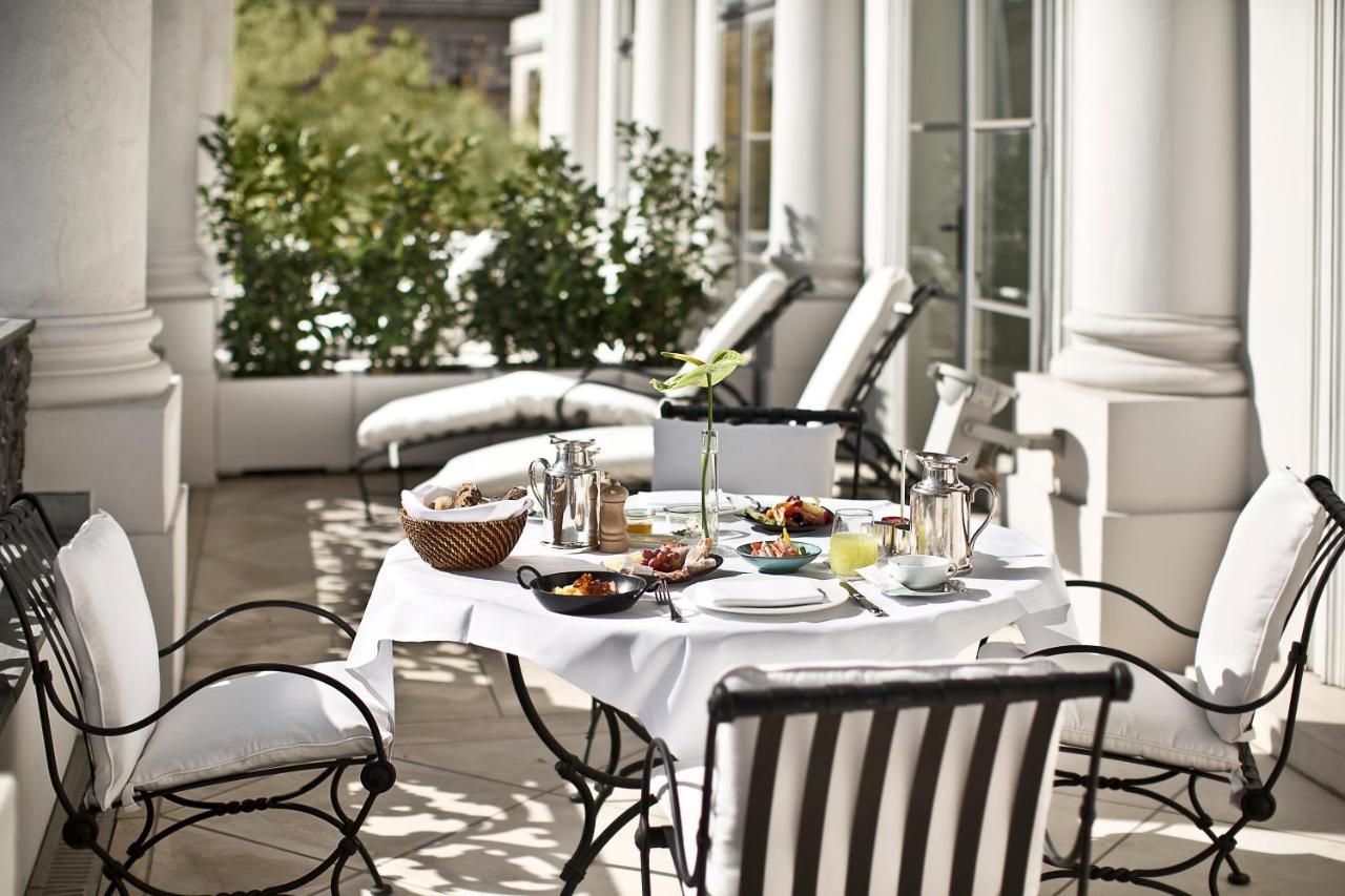 Palais Coburg Hotel photo
