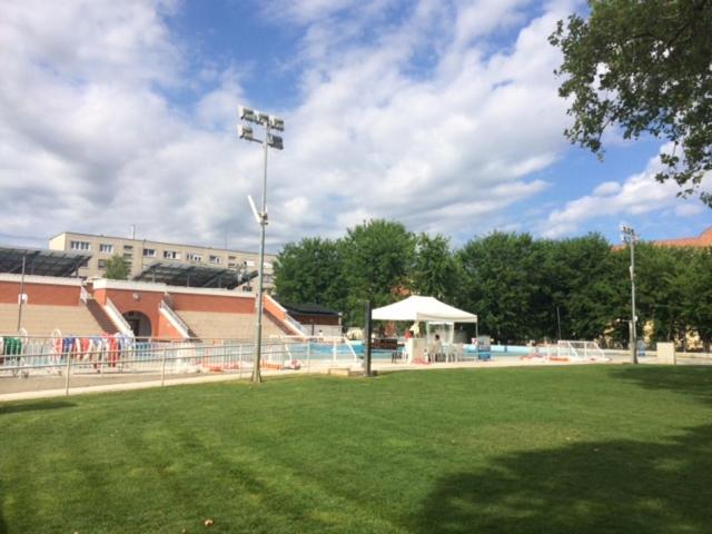 Heated swimming pool: CVSE Clubház és Panzió