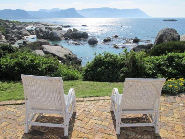 Beach: Bosky Dell on Boulders Beach