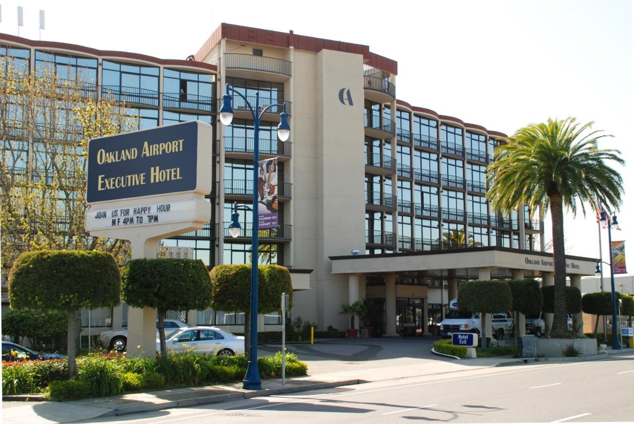 Image: Oakland Airport Executive Hotel