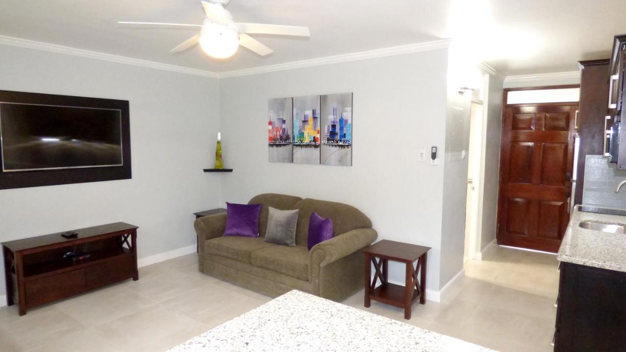 Beach One Bedroom Suite A20 - 5