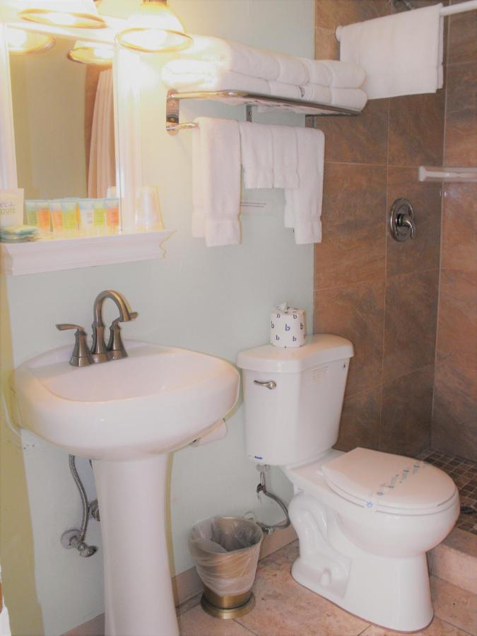 Eagle Crater Lake Inn — photo 15