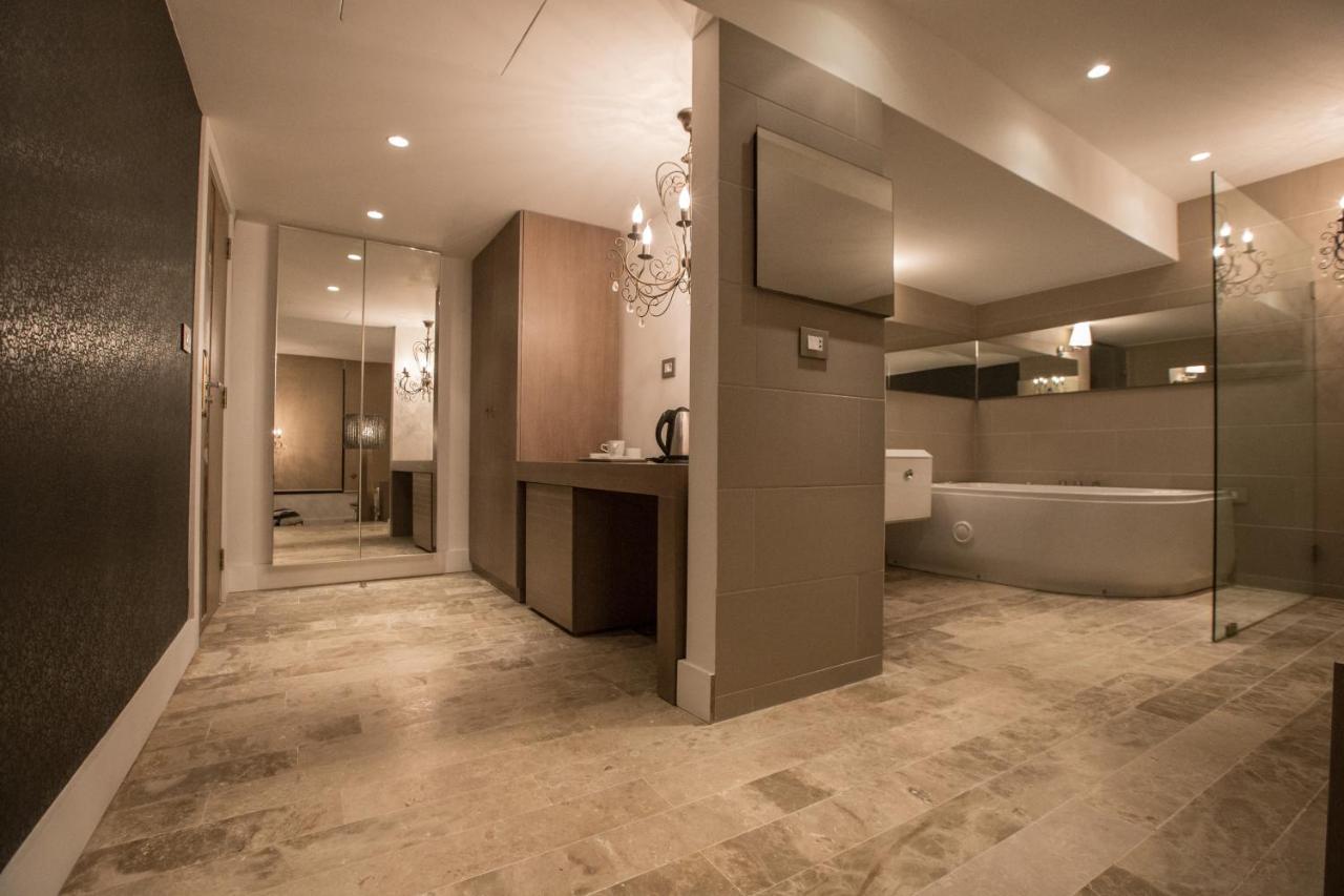 Four Seasons Halat photo