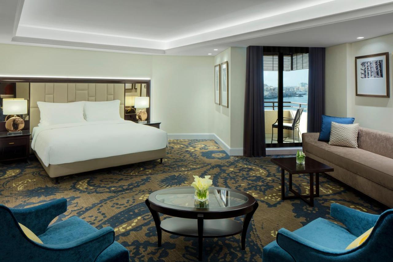 Radisson Blu Hotel, Dubai Deira Creek photo