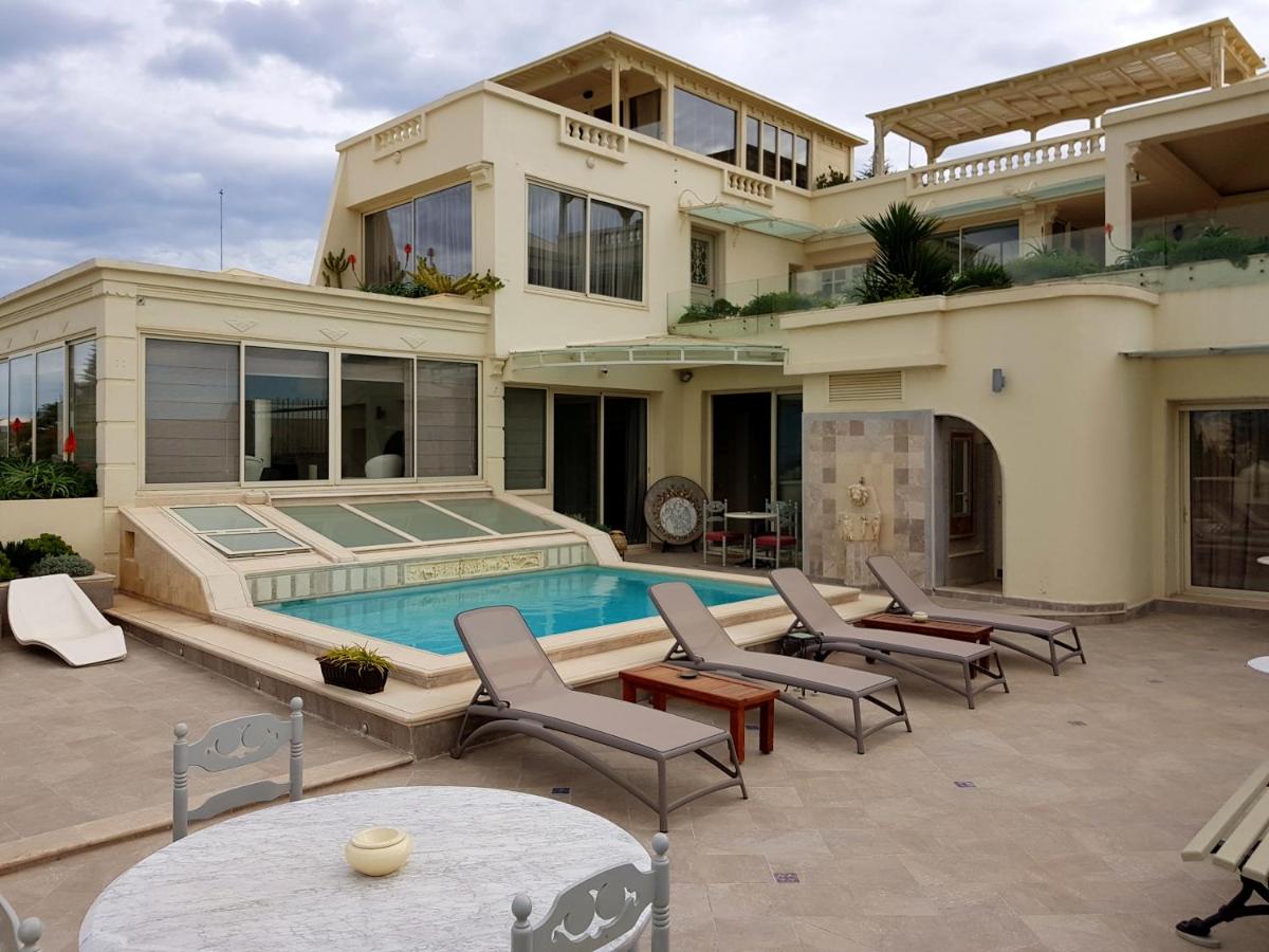 Rooftop swimming pool: Maison d'Hôtes Dar Ennassim