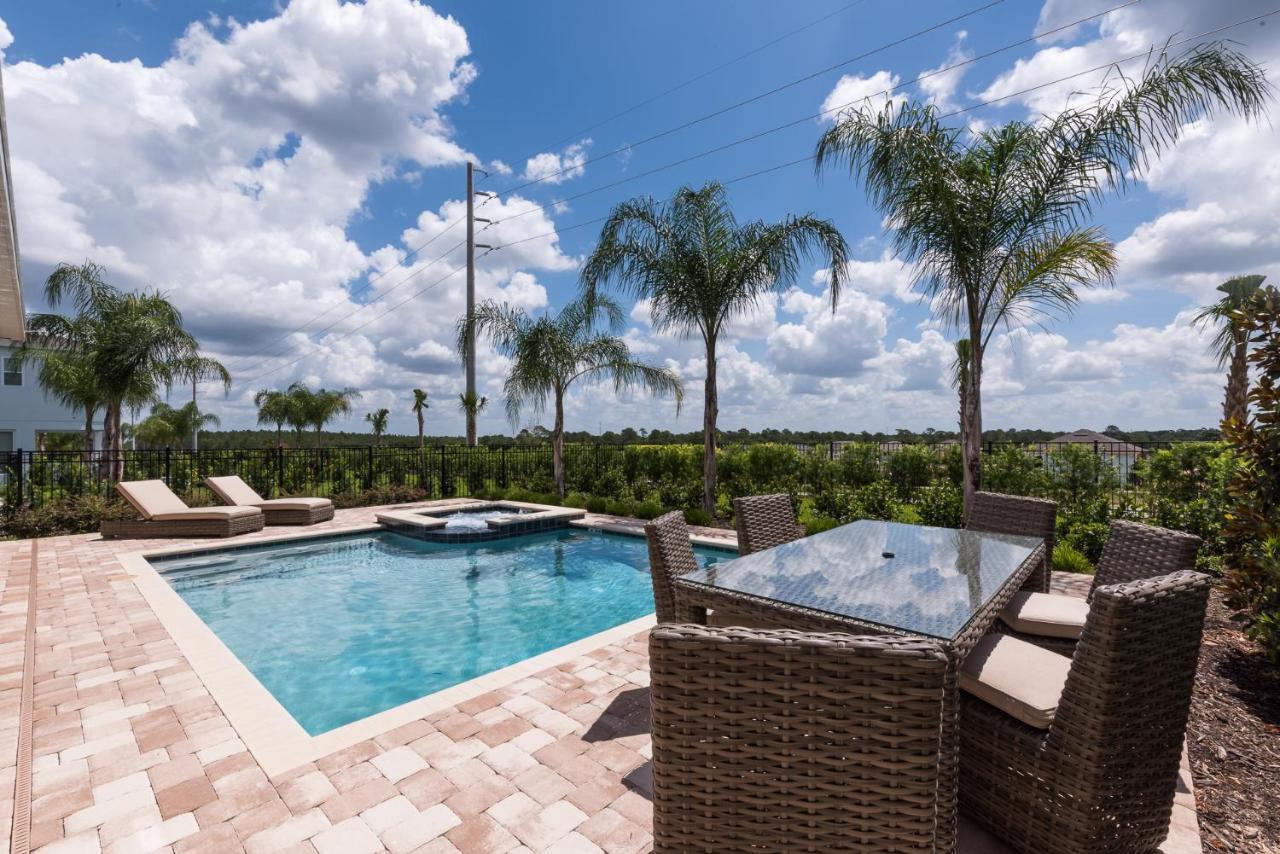 Rooftop swimming pool: Luxury Dreams Disney Home with Private Pool and Spa