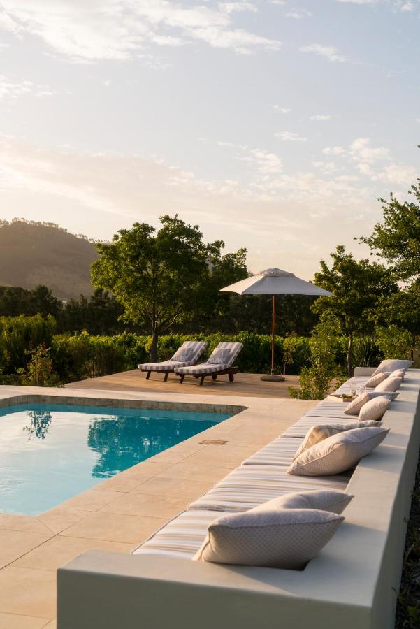 Heated swimming pool: Cape Vue Country House