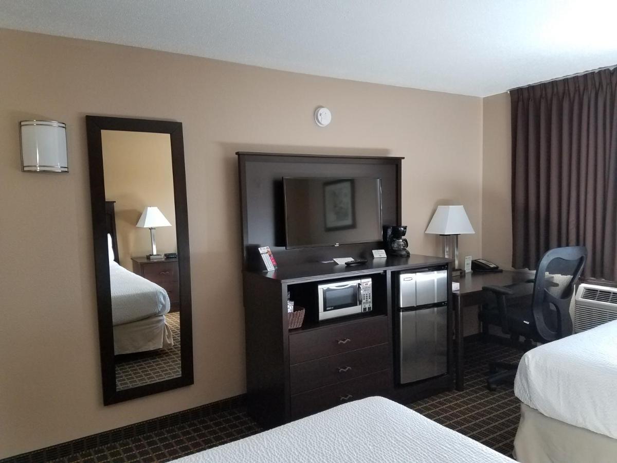 Americas Best Value Inn and Suites Bismarck — photo 8