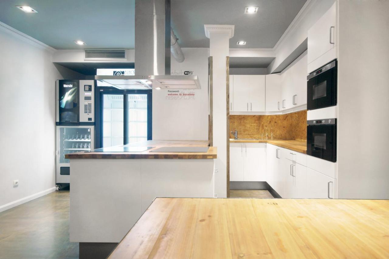 Black Swan Hostel Barcelona - 4