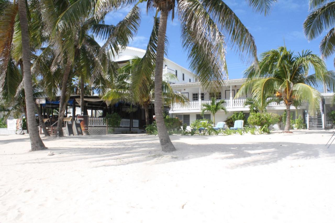 Holiday Hotel photo
