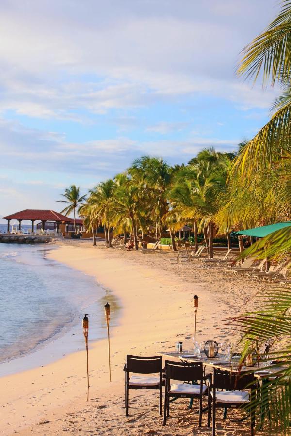 Harbour Village Beach Club photo