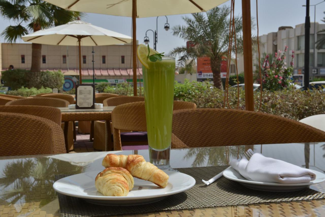 مطعم الفاخر مدينة الملك خالد العسكرية
