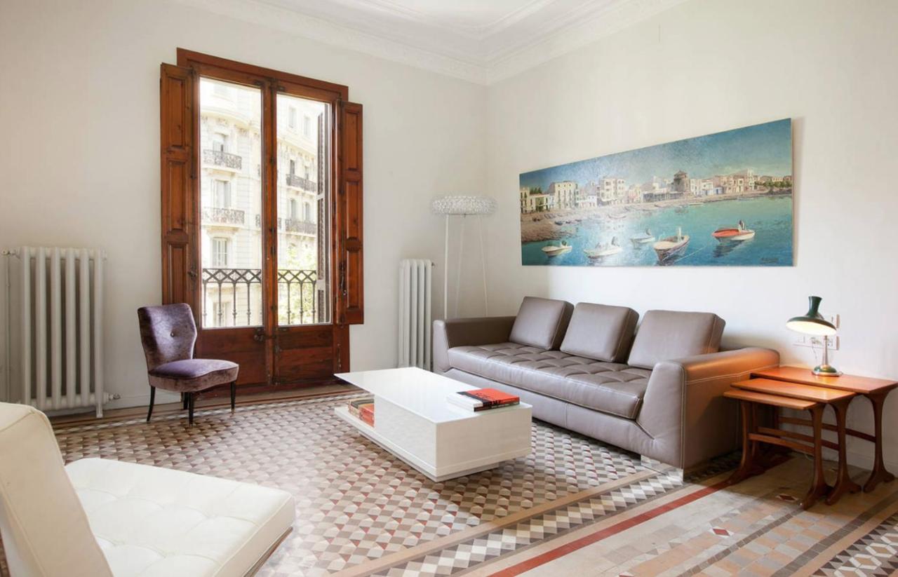 Apartment Gaudi luxury, Barcelona, Spain - Booking.com