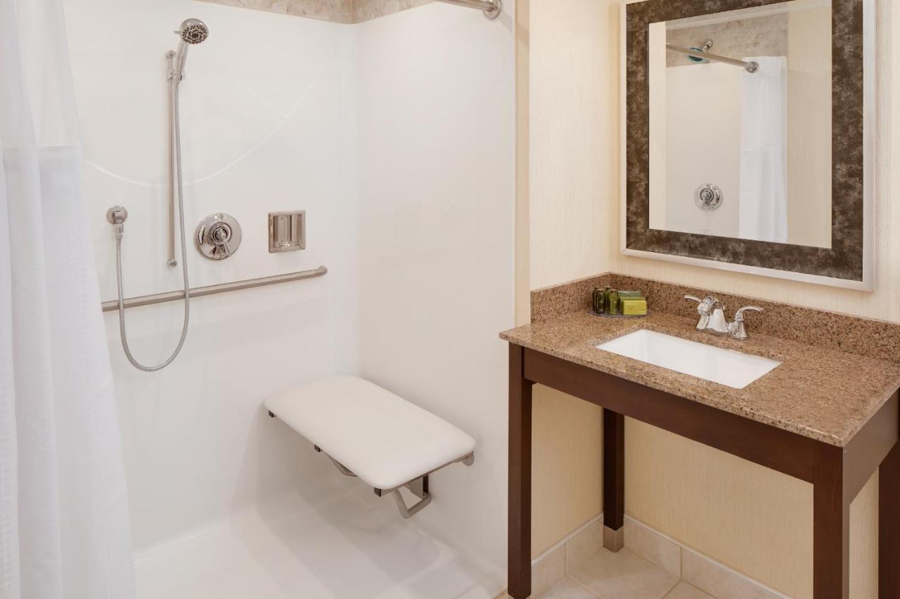 Westford Regency Inn and Conference Center — photo 9