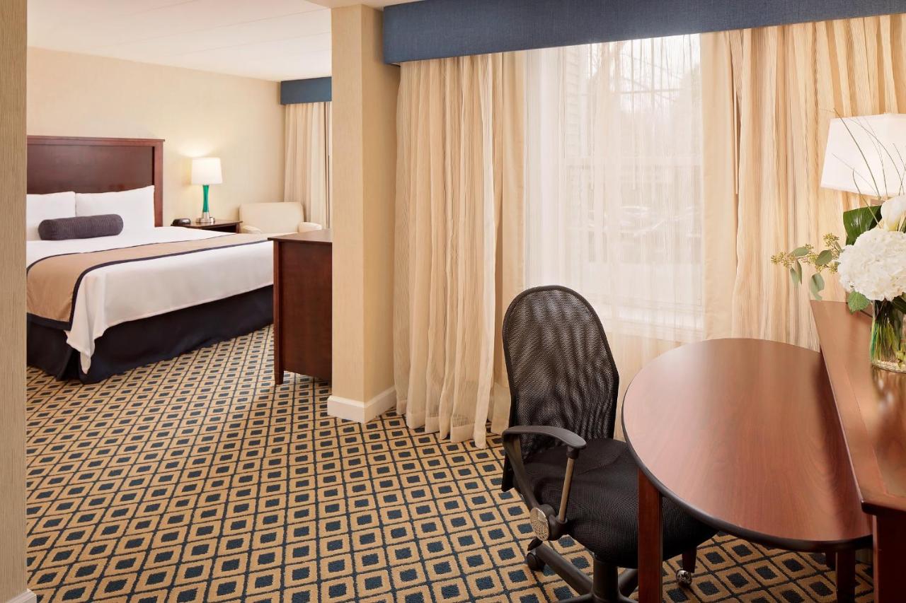 Westford Regency Inn and Conference Center — photo 15