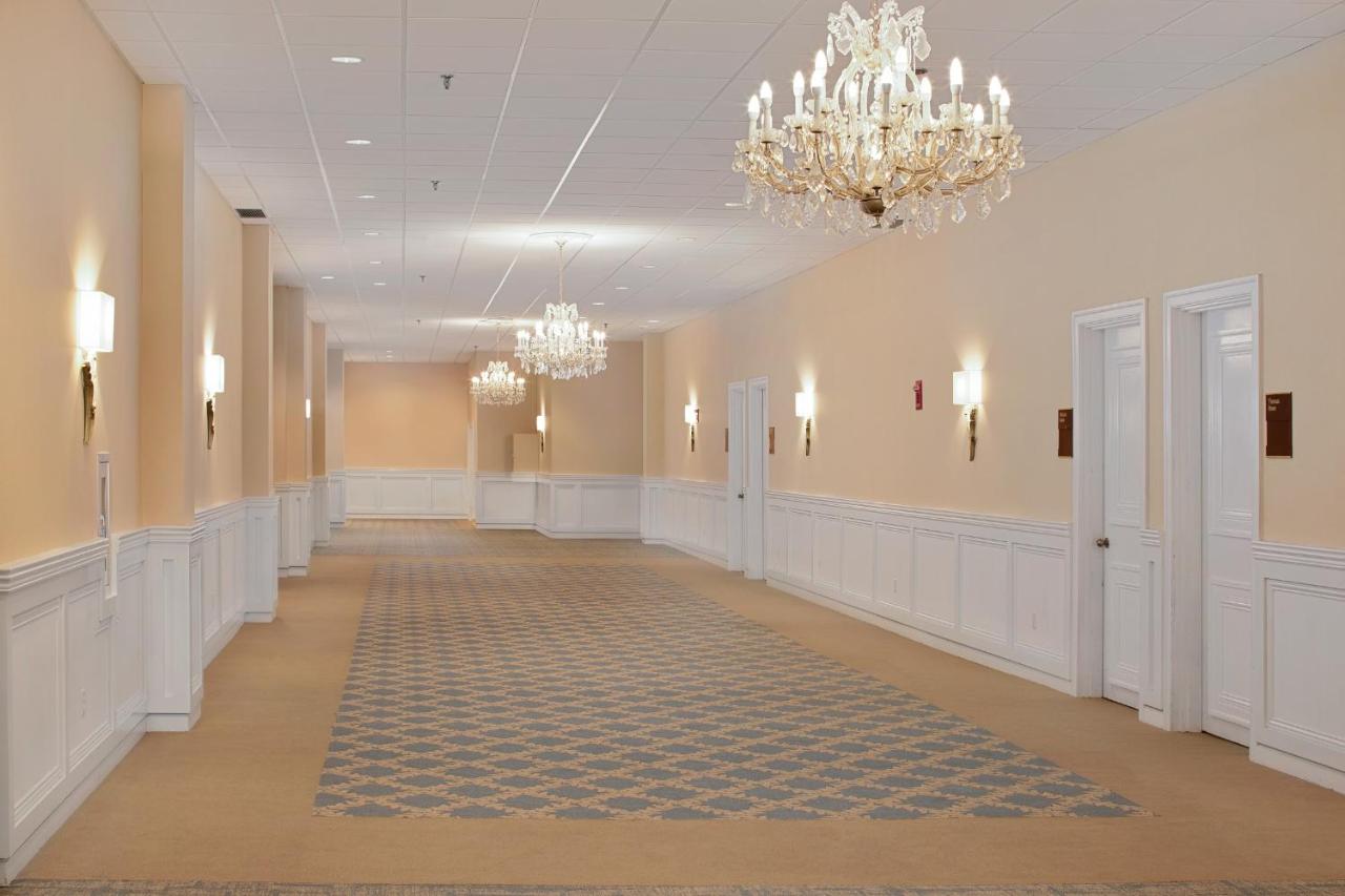 Westford Regency Inn and Conference Center — photo 4